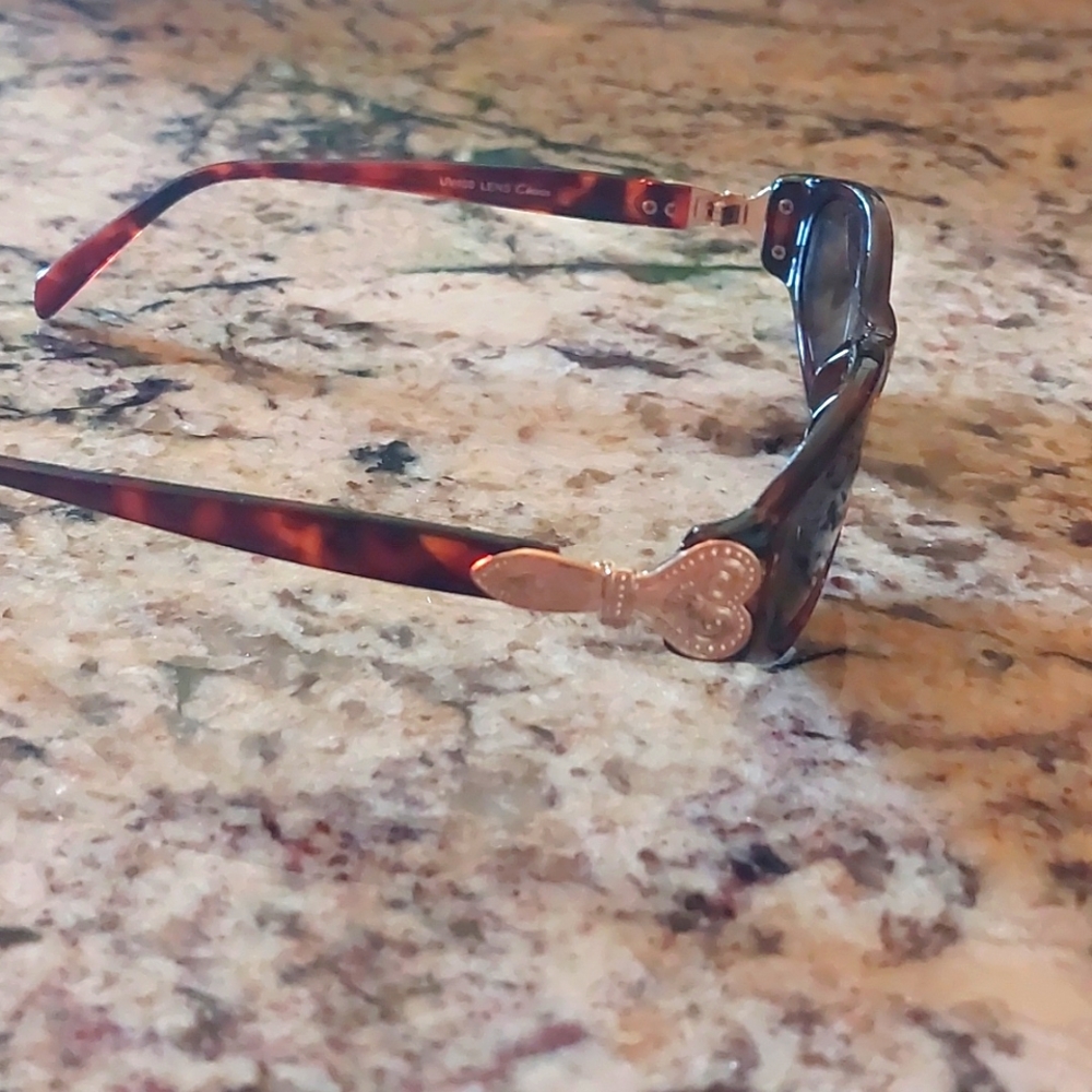 Sunglass with heart ❤️ shaped chrome